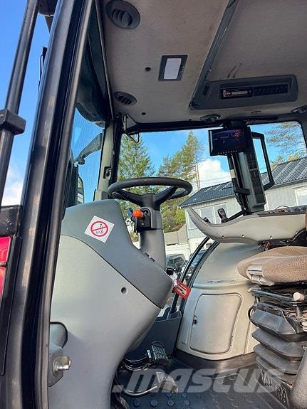Valtra N163D m/Front PTO og bukbeskyttelse. الجرارات
