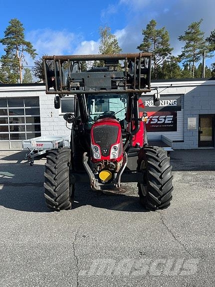 Valtra N163D m/Front PTO og bukbeskyttelse. الجرارات