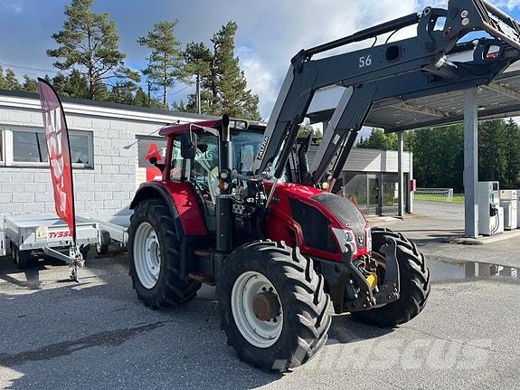 Valtra N163D m/Front PTO og bukbeskyttelse. الجرارات