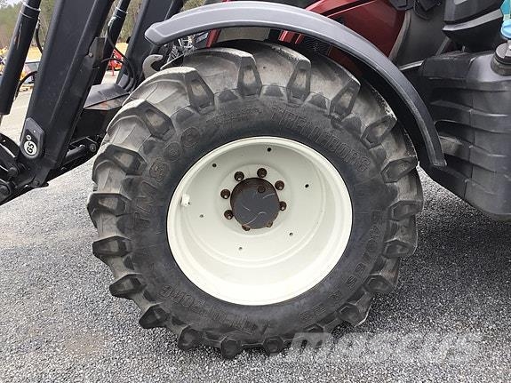 Valtra N174DST med laster og fronthydraulikk! Tratores Agrícolas usados
