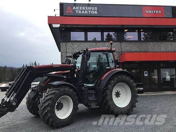 Valtra N174DST med laster og fronthydraulikk! Tratores Agrícolas usados