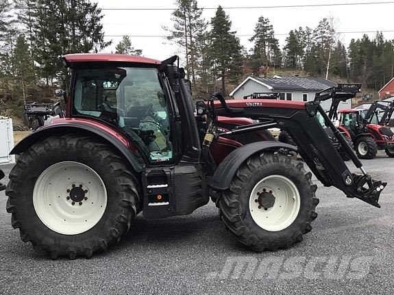 Valtra N174DST med laster og fronthydraulikk! Tratores Agrícolas usados