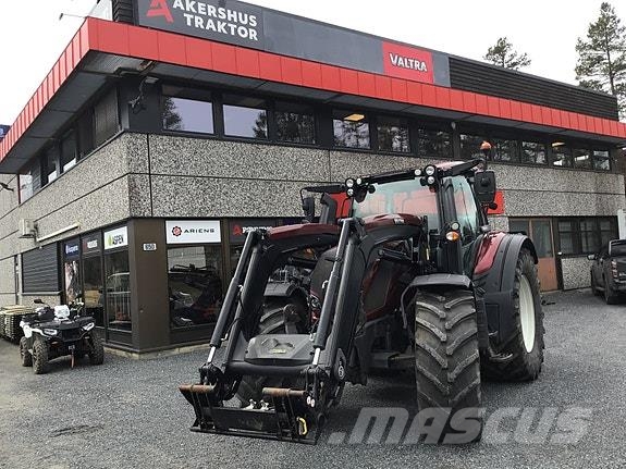 Valtra N174DST med laster og fronthydraulikk! Tratores Agrícolas usados