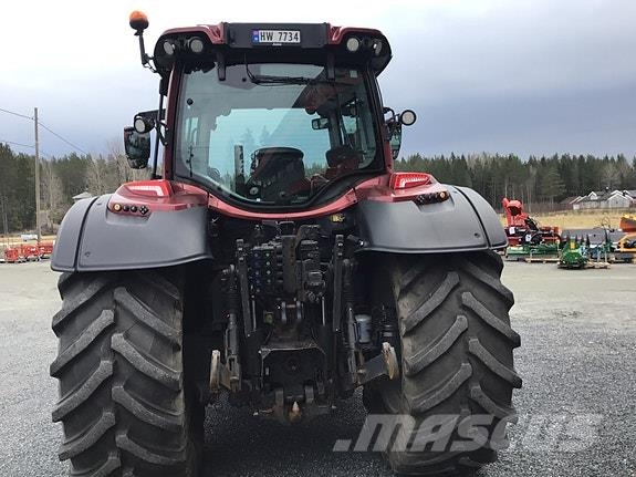 Valtra N174DST med laster og fronthydraulikk! Tratores Agrícolas usados
