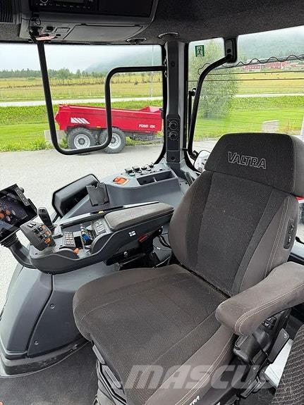 Valtra N175D Traktori