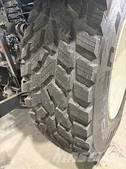 Valtra Nokian Hakkapelitta TRI hjulsett T Serie Pneumatici, ruote e cerchioni