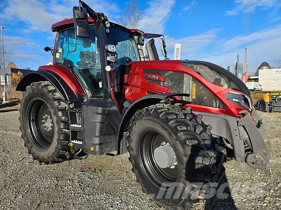 Valtra Q285 الجرارات