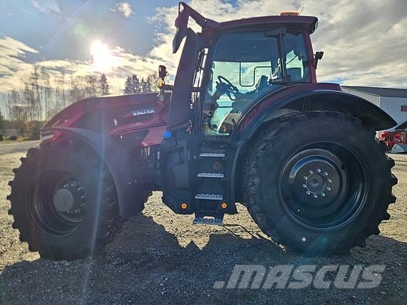 Valtra Q285 الجرارات