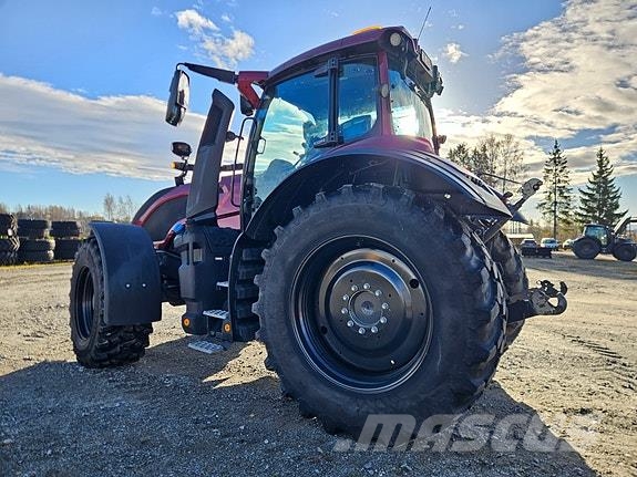 Valtra Q285 الجرارات
