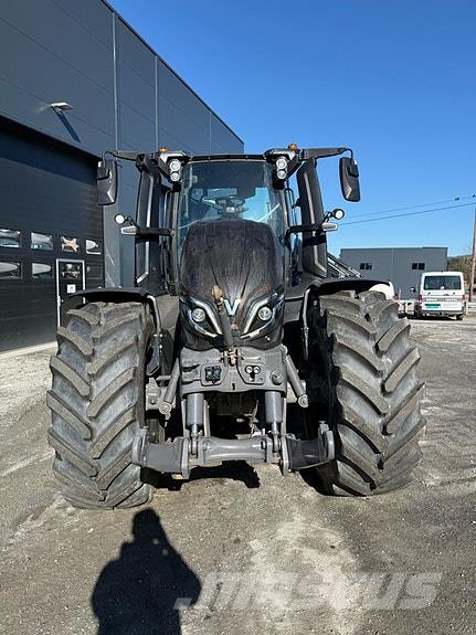 Valtra Q305 Traktoren
