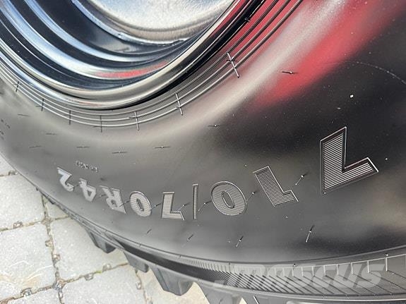 Valtra Q305 拖拉机/农用车