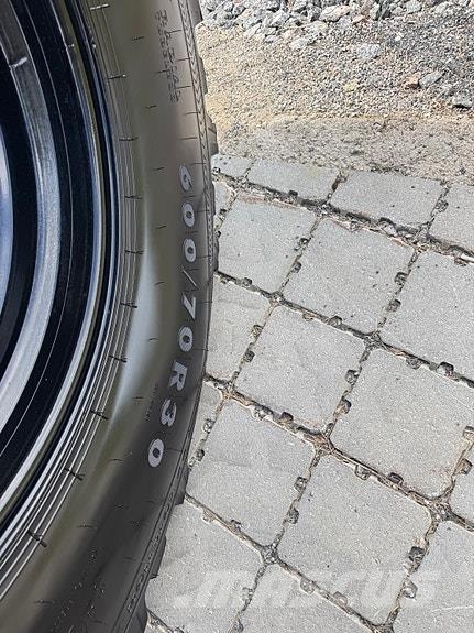 Valtra Q305 拖拉机/农用车