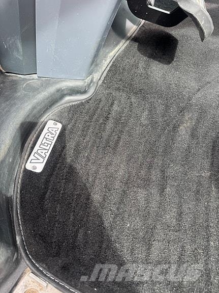 Valtra Q305 拖拉机/农用车