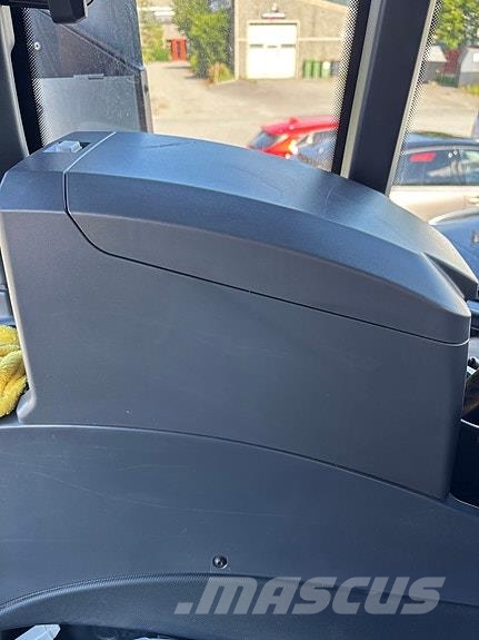 Valtra Q305, laster , fronthydraulikk, GPS RTK, Se timer! Traktory
