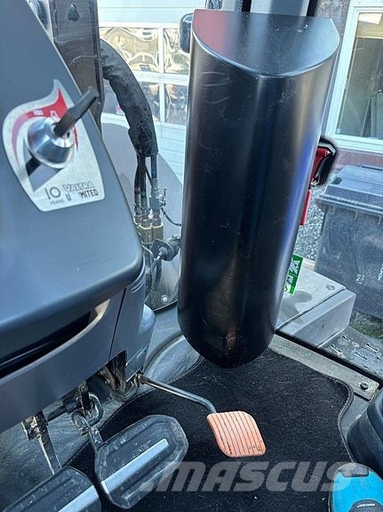 Valtra Q305, laster , fronthydraulikk, GPS RTK, Se timer! Tractoren