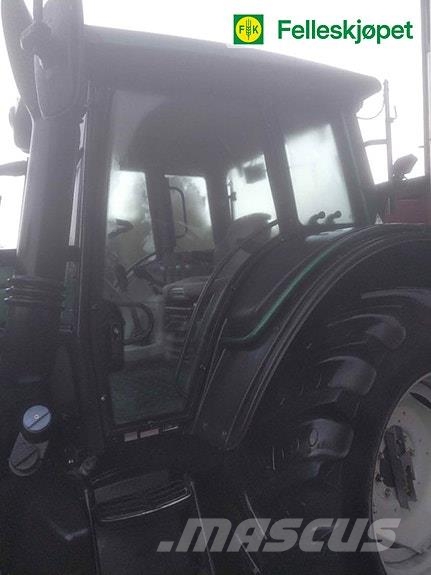 Valtra T 153 Traktorji