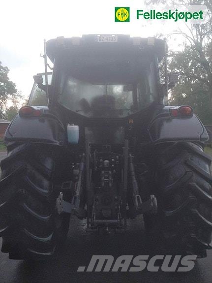 Valtra T 153 Traktorji