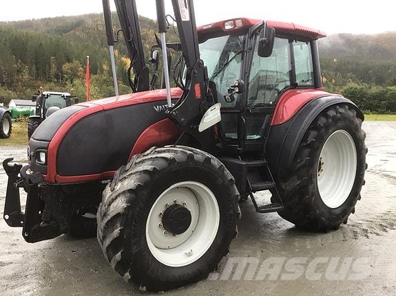 Valtra T170-4 Traktoren