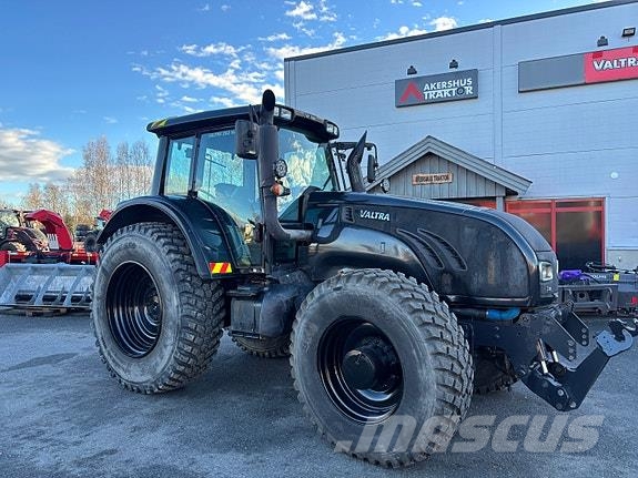 Valtra T202 Tractores