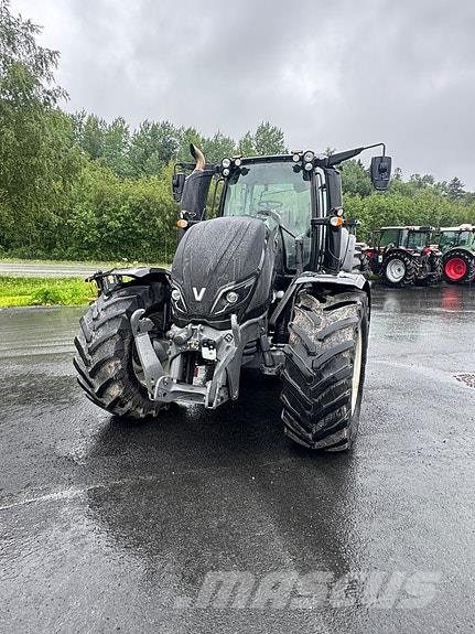 Valtra T214 Traktorer