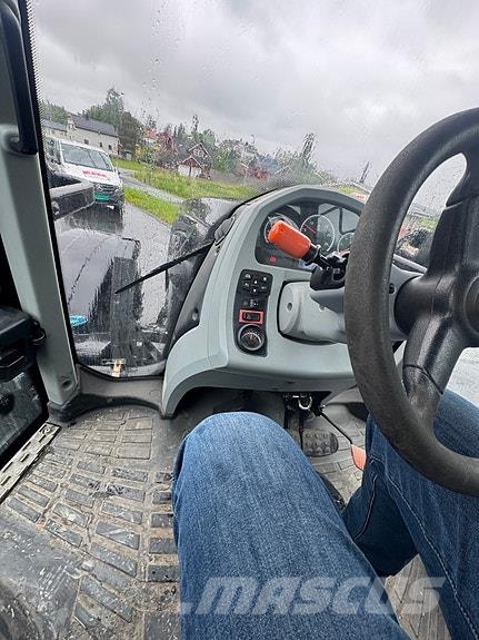 Valtra T214 Traktorer
