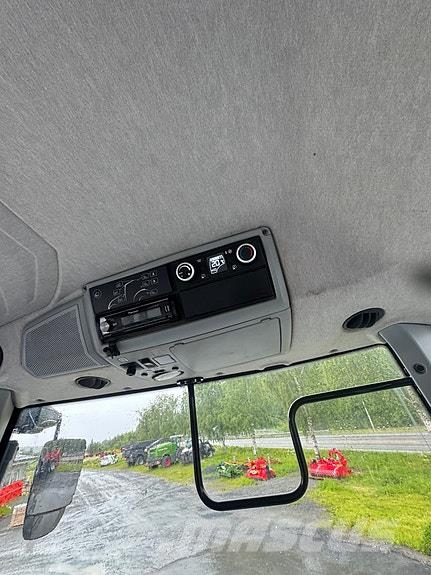 Valtra T214 Traktorer