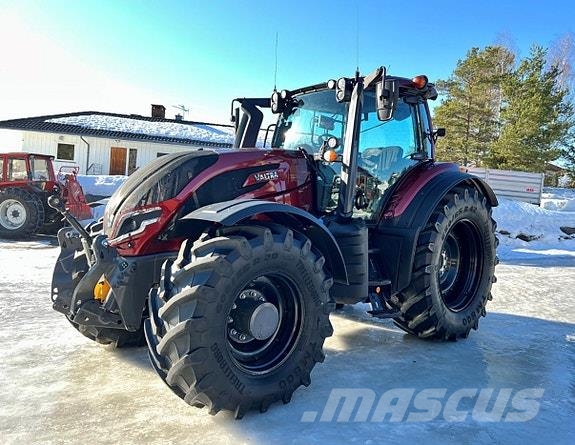 Valtra T215 Direct Unlimited Traktori
