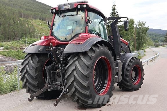 Valtra T234 Traktorji