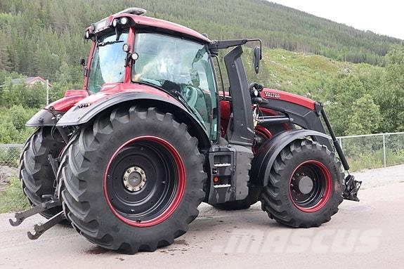 Valtra T234 Traktorji