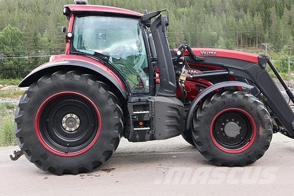 Valtra T234 Traktorji
