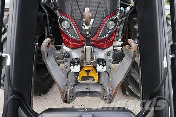 Valtra T234 Traktorji