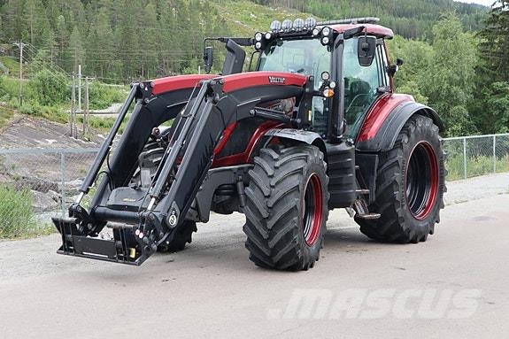 Valtra T234 Traktorji