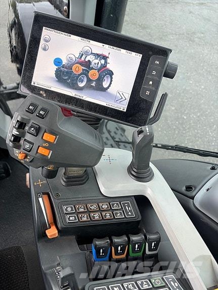Valtra T234 Direct, fronthydraulikk, kun 3700 t. Nye dekk الجرارات
