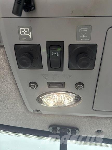 Valtra T234 Direct, fronthydraulikk, kun 3700 t. Nye dekk الجرارات