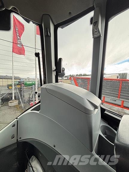 Valtra T234 Direct, fronthydraulikk, kun 3700 t. Nye dekk الجرارات