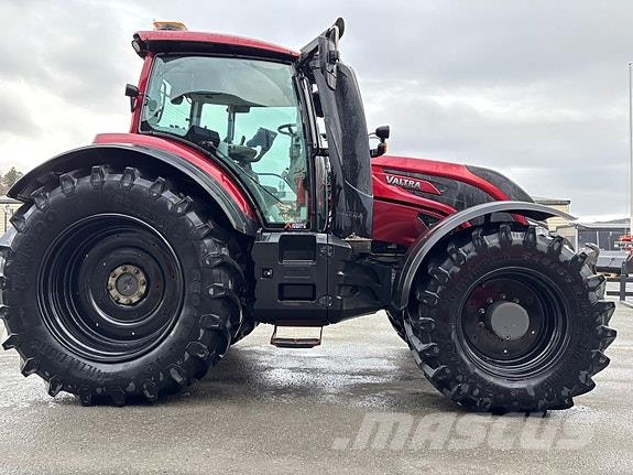 Valtra T234 Direct, fronthydraulikk, kun 3700 t. Nye dekk