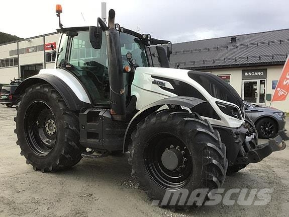 Valtra T234D m/TWIN TRAC Traktoren