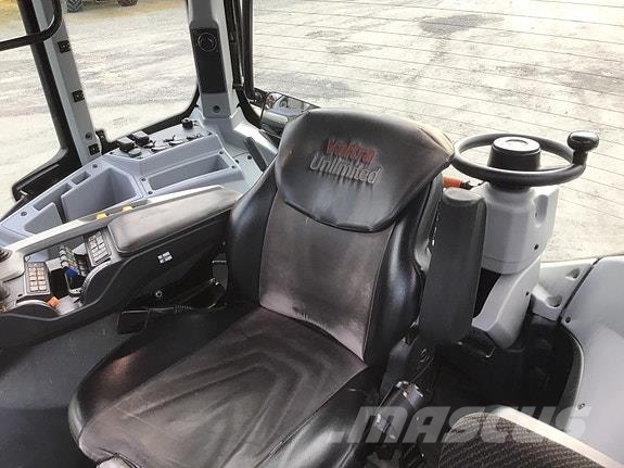 Valtra T234D m/TWIN TRAC Traktoren