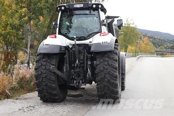 Valtra T235 Tratores Agrícolas usados