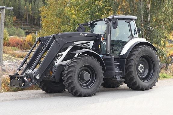 Valtra T235 Tratores Agrícolas usados