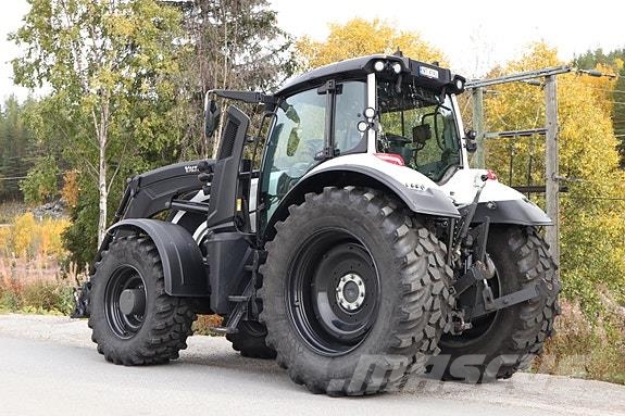 Valtra T235 Tratores Agrícolas usados