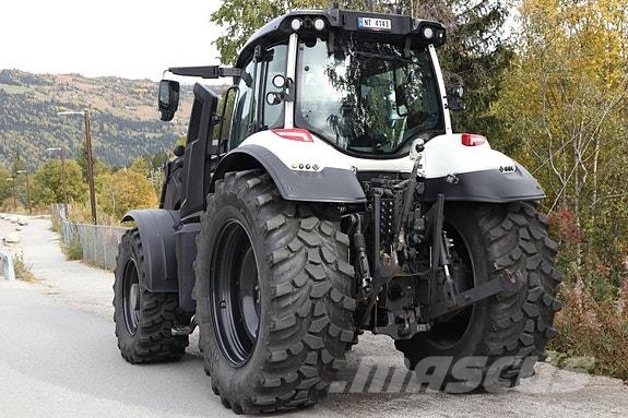 Valtra T235 Tratores Agrícolas usados