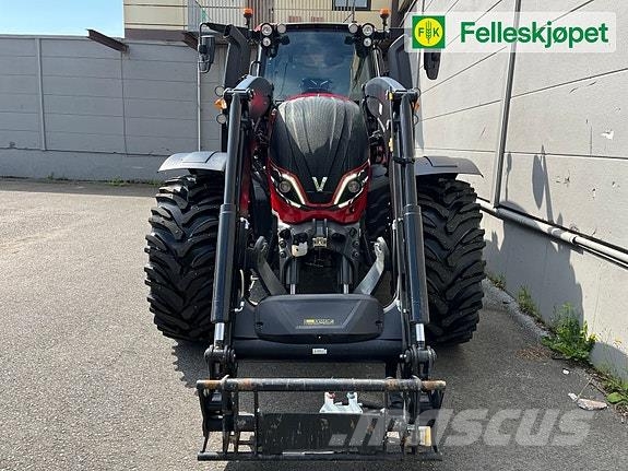 Valtra T235 Active Tractoare