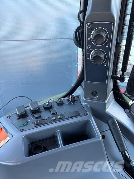 Valtra T235 D ST m/gps og fronthydraulikk Traktorer