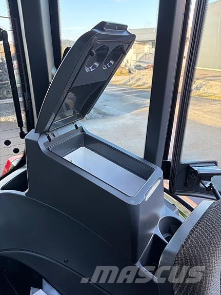 Valtra T235 D ST m/gps og fronthydraulikk Traktorer