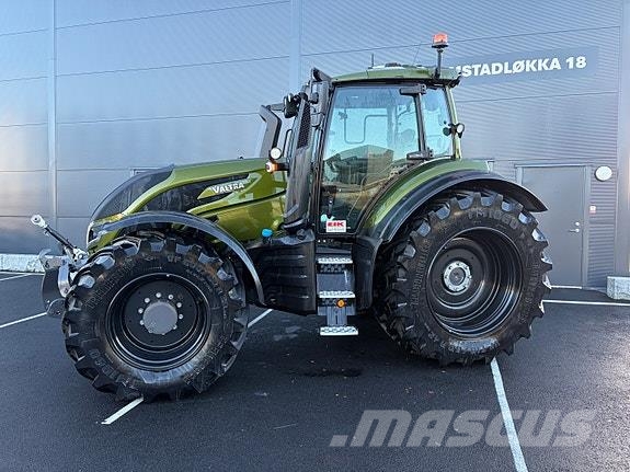 Valtra T235 D ST m/gps og fronthydraulikk Traktorer