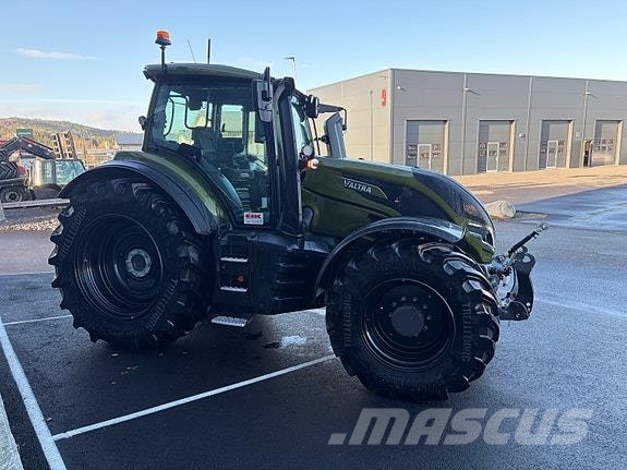 Valtra T235 D ST m/gps og fronthydraulikk Traktorer