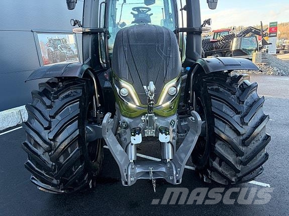 Valtra T235 D ST m/gps og fronthydraulikk Traktorer