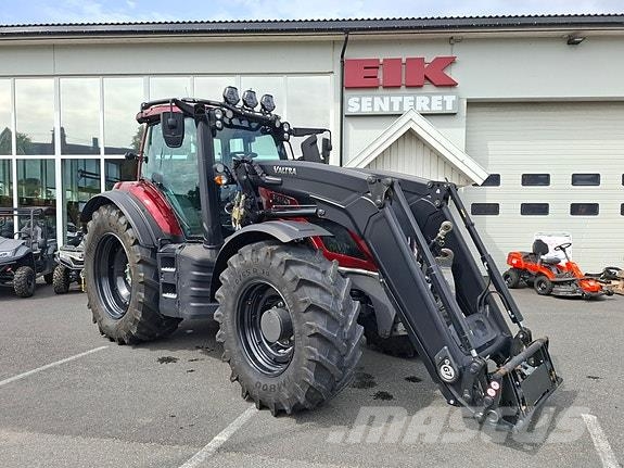 Valtra T235D Unlimited Трактори