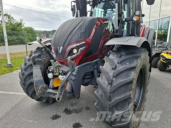 Valtra T235D Unlimited Трактори